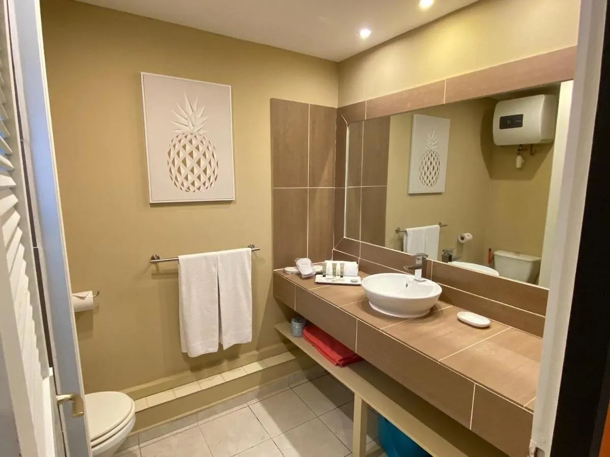 Ocean Front Studio , Step To The Beach Cul de Sac Apartment