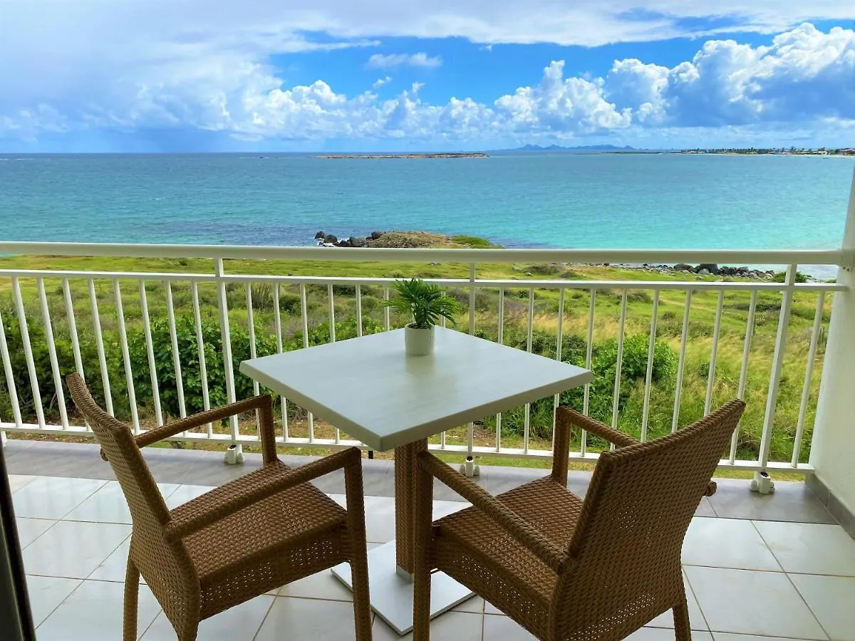 Ocean Front Studio , Step To The Beach Cul de Sac Apartment