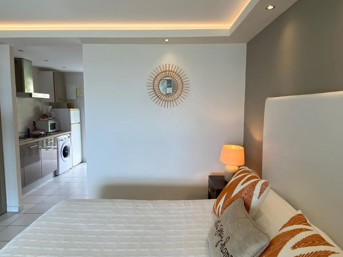 Ocean Front Studio , Step To The Beach Cul de Sac